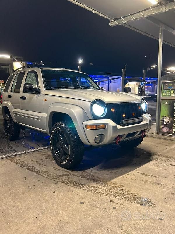 Usata Jeep Cherokee 2002 Grigio SUV