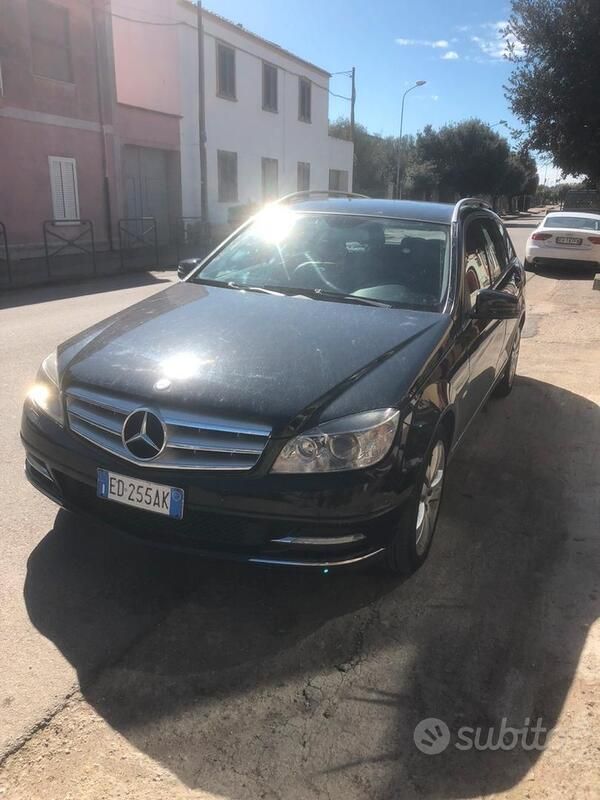 Nero Usata 2010 Mercedes C220 Station wagon | 5300 € (Cara) - Immagine 1/4