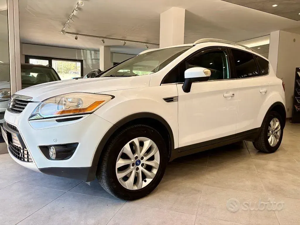 Usata Ford Kuga 163 CV (119 kW) 2011 Bianco SUV