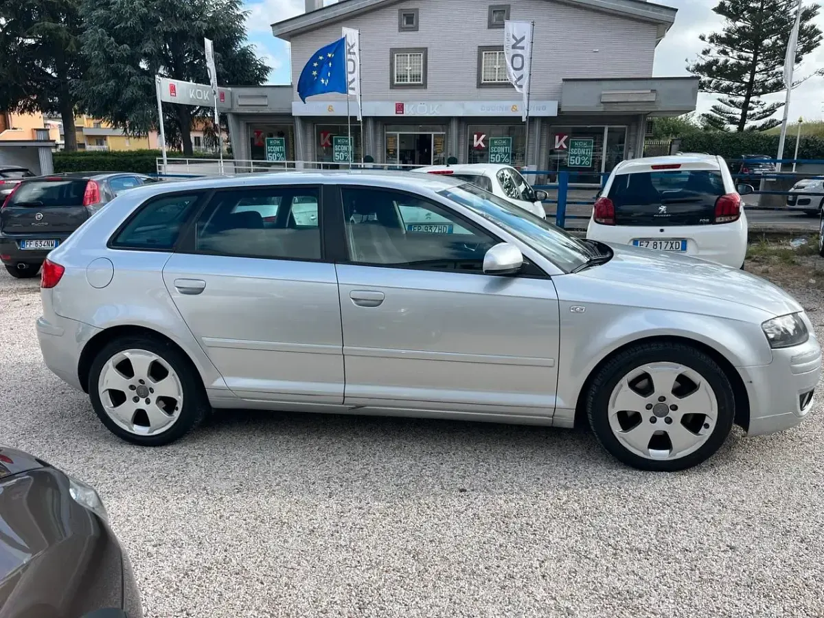 Usado Audi A3 Ambition 140 CV (102 kW) 2007 Plateado Utilitario