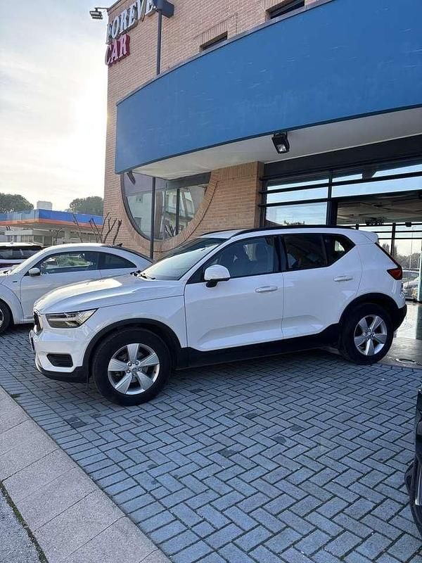 Usata Volvo XC40 Momentum 129 CV (94 kW) 2020 Bianco SUV