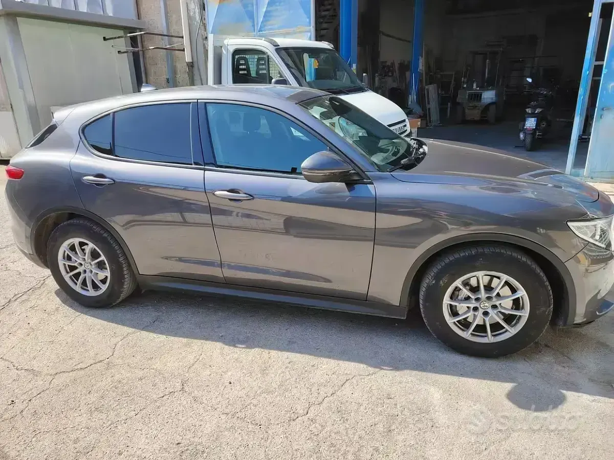 Usata Alfa Romeo Stelvio 150 CV (110 kW) 2018 Grigio SUV