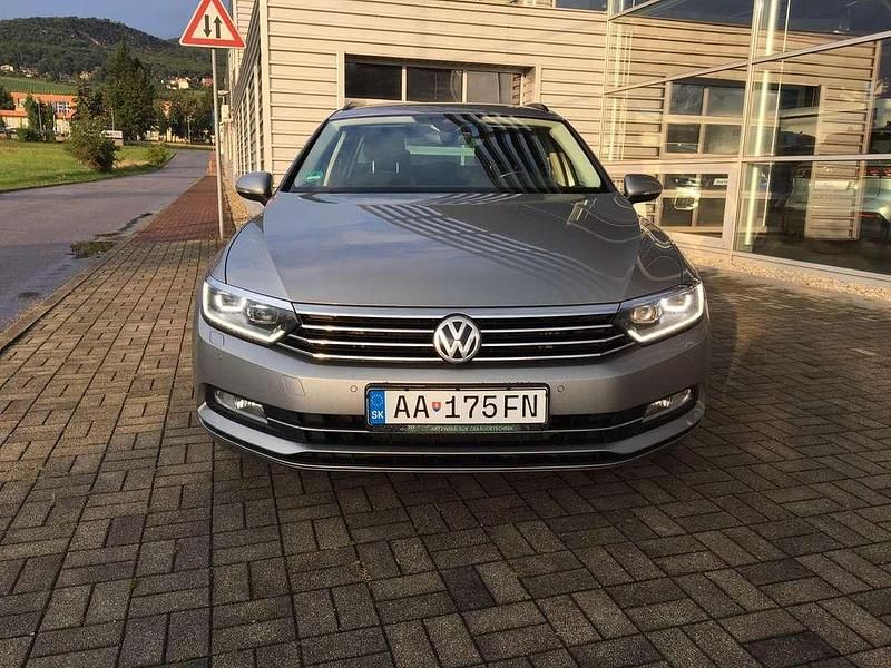 Usata VW Passat Comfortline 150 CV (110 kW) 2017 Grigio Station wagon