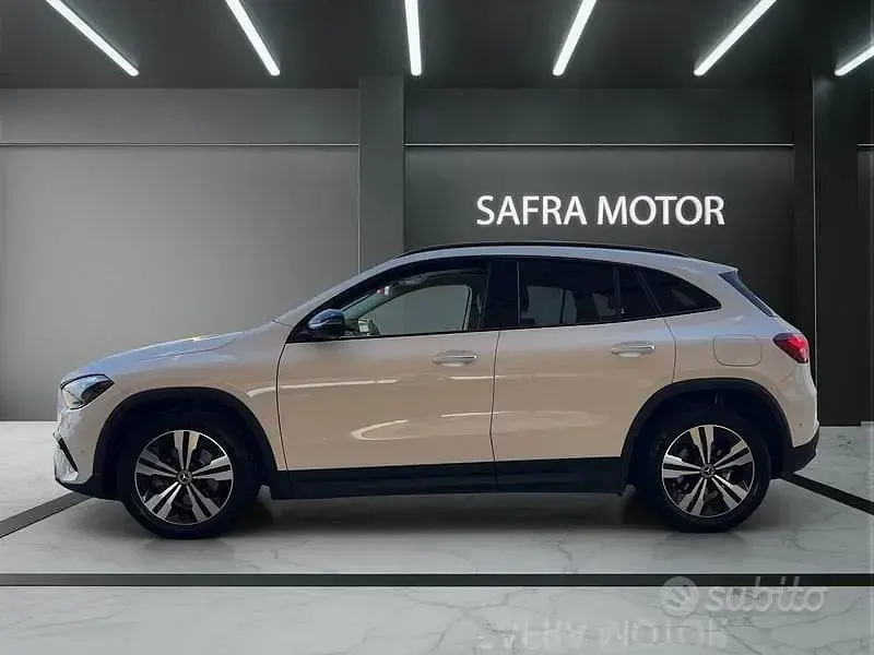 Usata Mercedes GLA200 Advanced Plus 150 CV (110 kW) 2023 Bianco SUV