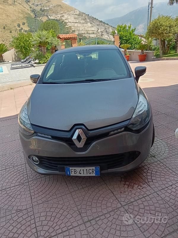 Usata Renault Clio IV 75 CV (55 kW) 2015 Grigio Utilitaria