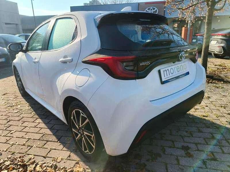 Usata Toyota Yaris Hybrid Trend 100 CV (73 kW) 2022 Bianco Utilitaria