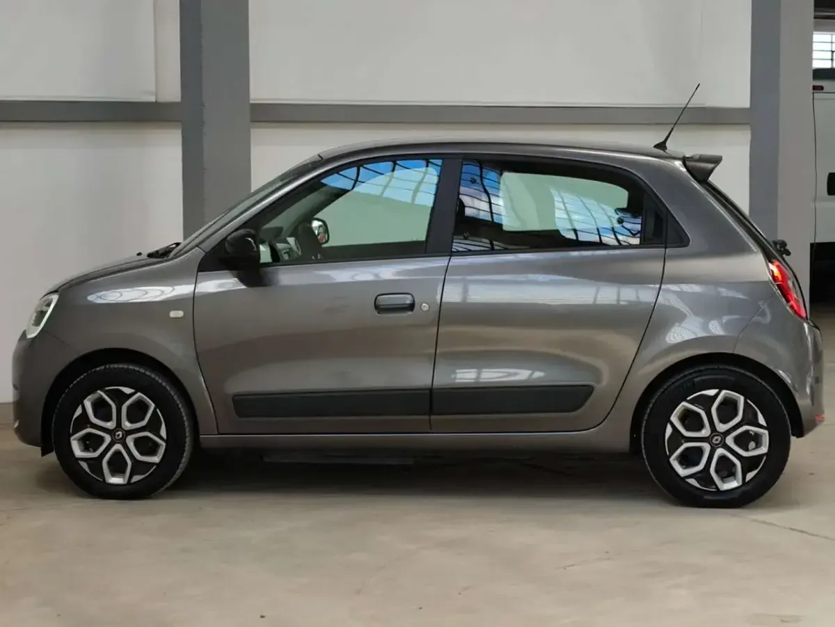 Usata Renault Twingo Equilibre 30 kW (42 CV) 2023 Grigio Utilitaria