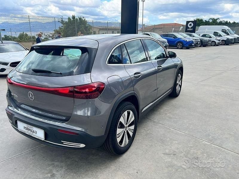Usata Mercedes EQA250+ Advanced 94 kW (129 CV) 2024 Grigio SUV