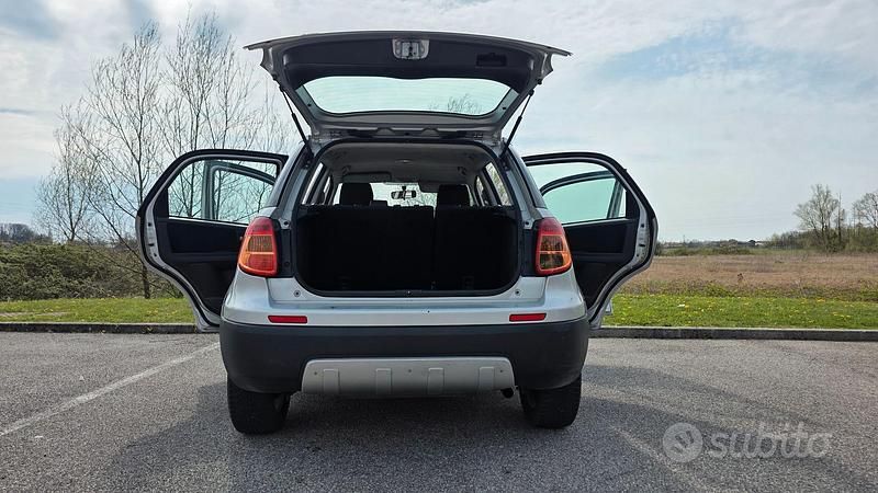 Usata Fiat Sedici 2007 Grigio SUV