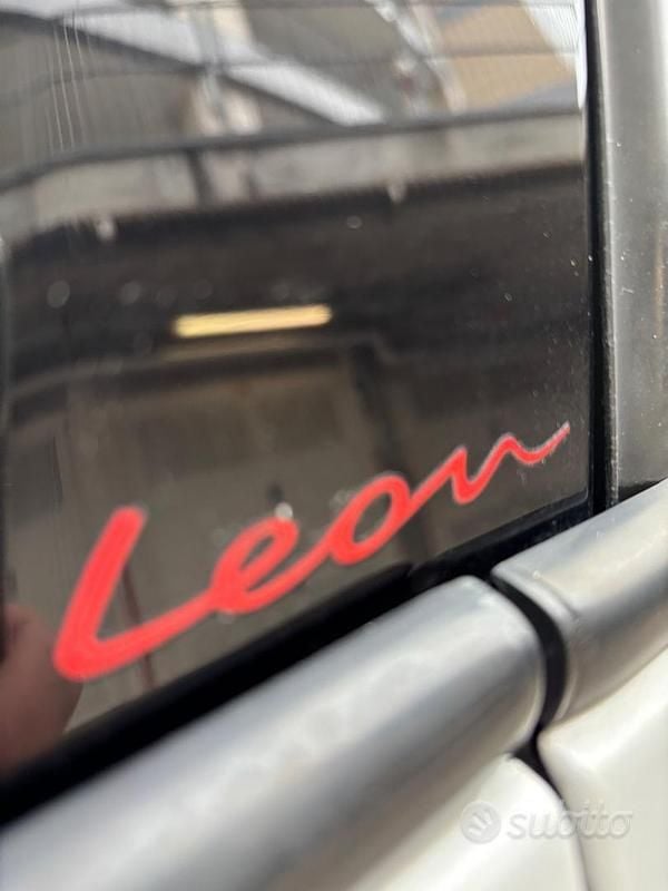 Usata Seat Leon CUPRA 241 CV (177 kW) 2009 Bianco Utilitaria