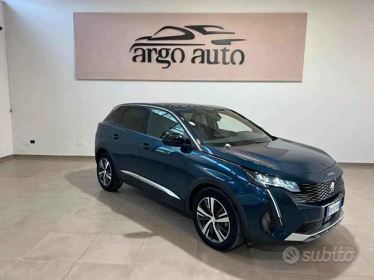 Usata Peugeot 3008 Allure 131 CV (96 kW) 2023 Blu/azzurro SUV