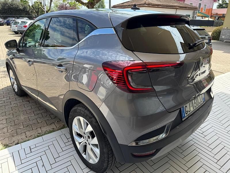 Usata Renault Captur Intens 92 CV (67 kW) 2022 Grigio SUV