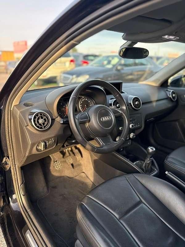 Usata 2012 Audi A1 Ambition Tre volumi | 5500 € (Ottimo prezzo) - Immagine 1/4