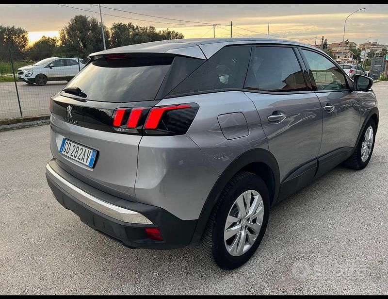 Usata Peugeot 3008 131 CV (96 kW) 2022 Grigio SUV