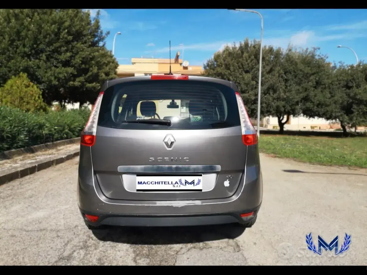 Usata Renault Scenic E-Tech 150 CV (110 kW) 2010 Grigio Monovolume