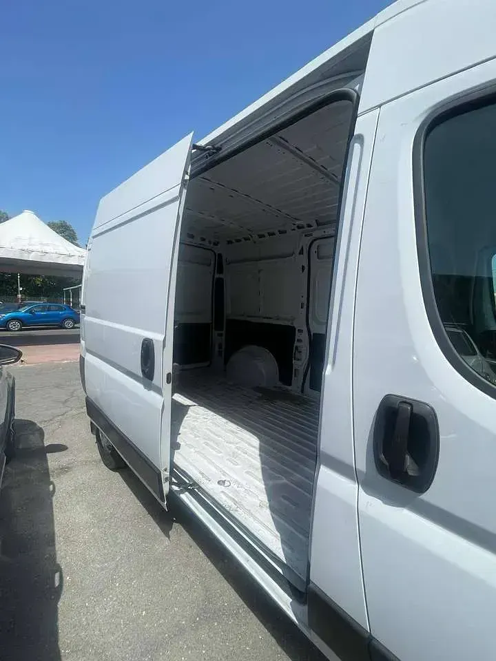 Usata Opel Movano 140 CV (102 kW) 2023 Bianco Furgone