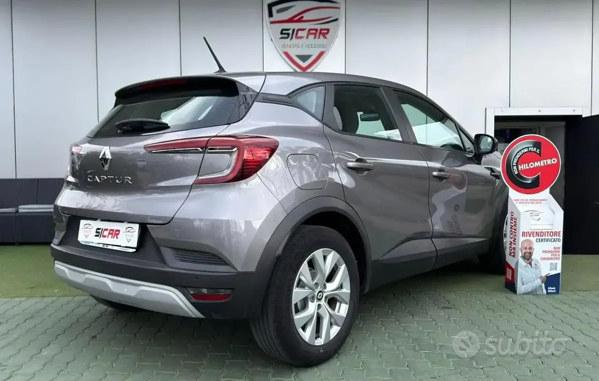 Usata Renault Captur Intens 94 CV (69 kW) 2022 Grigio SUV