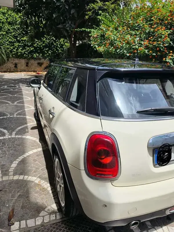 Usata Mini Cooper D 116 CV (85 kW) 2016 Bianco Utilitaria