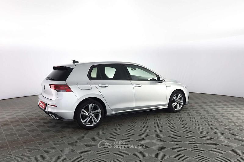 Usata VW Golf VIII R-line 150 CV (110 kW) 2023 Argento Berlina