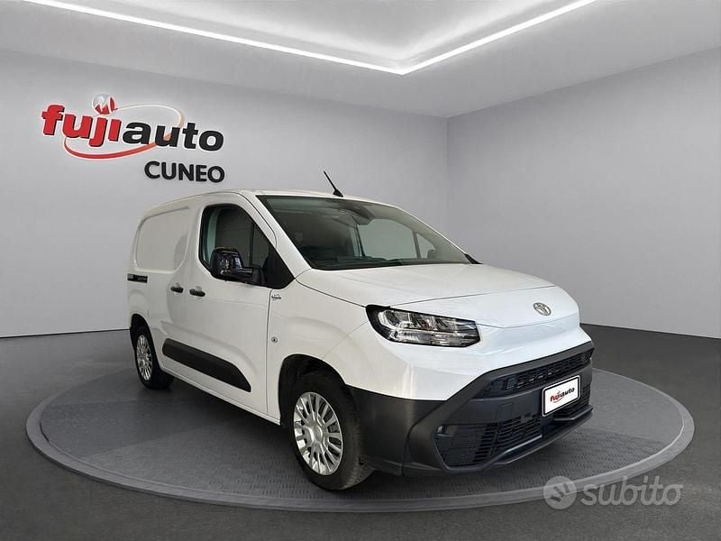 Usado Toyota Proace City City 102 CV (75 kW) 2024 Blanco Monovolumen