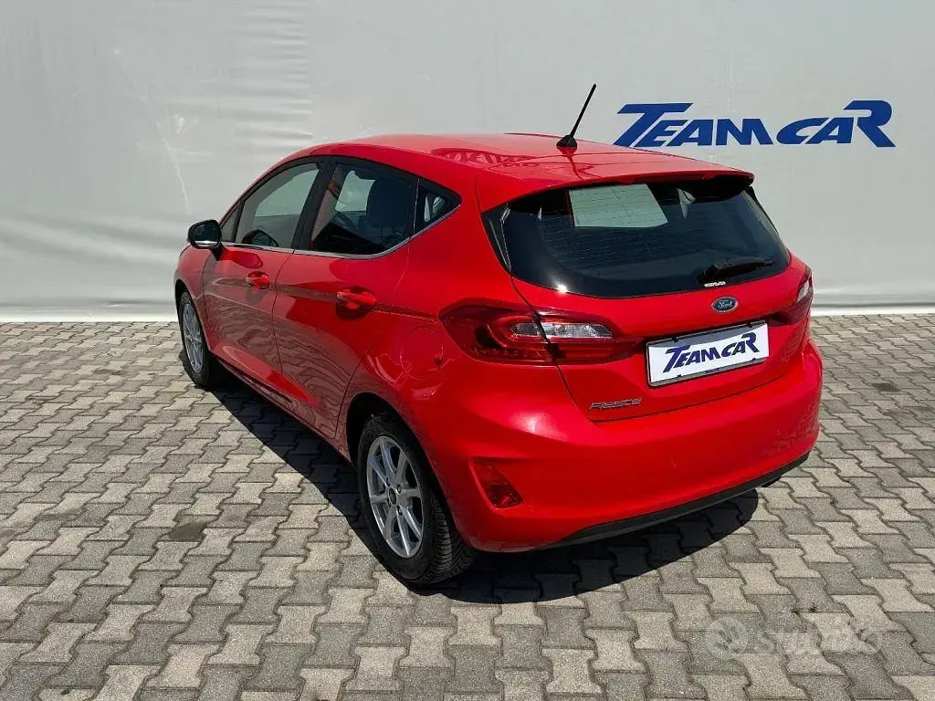 Usata Ford Fiesta Titanium 101 CV (74 kW) 2018 Rosso Utilitaria