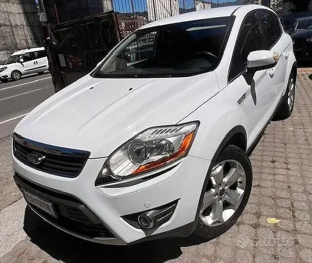 Usata Ford Kuga Titanium 163 CV (119 kW) 2011 Bianco SUV