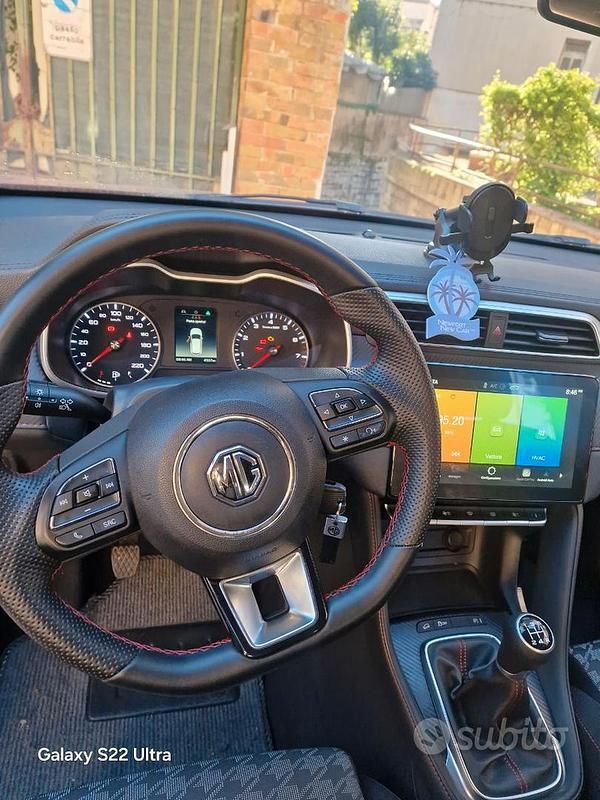 Usata MG ZS 2024 Rosso SUV