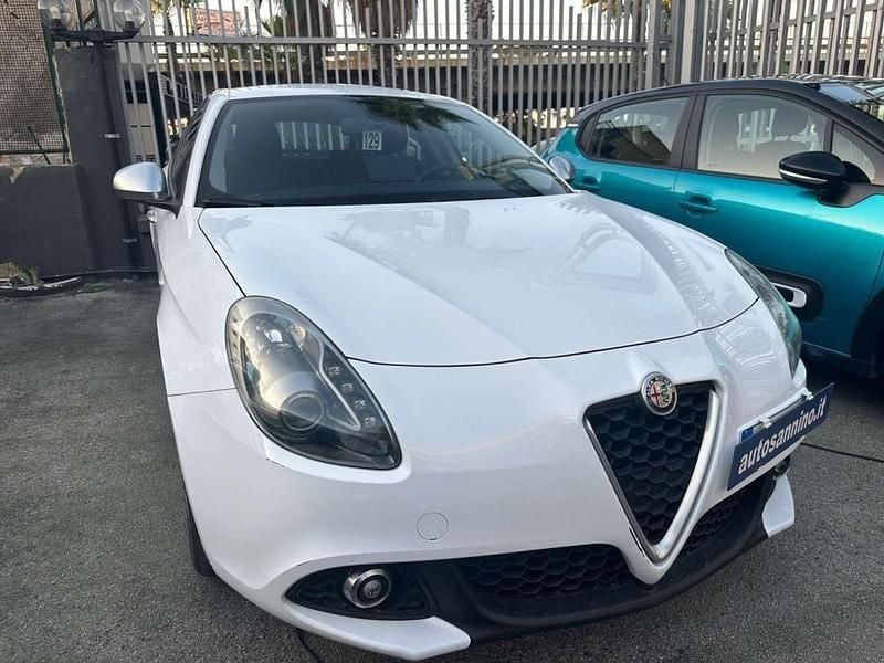 Bianco Usata 2018 Alfa Romeo Giulietta Super Tre volumi | 11.990 € (Buon prezzo) - Immagine 1/4
