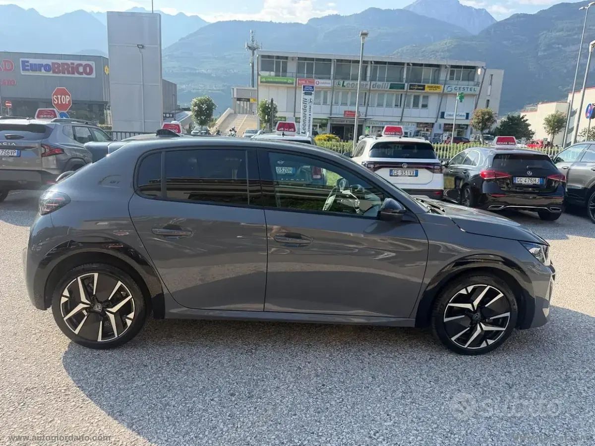 Usata Peugeot 208 GT 136 CV (100 kW) 2025 Utilitaria