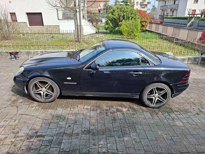 Usata Mercedes SLK230 193 CV (141 kW) 1999 Nero Cabrio