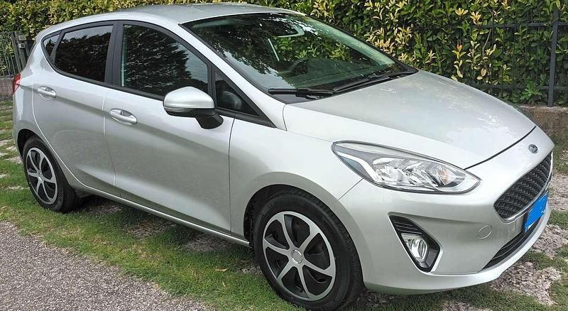 Usata Ford Fiesta SE 70 CV (51 kW) 2018 Grigio Utilitaria