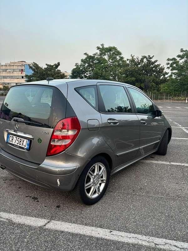 Usata Mercedes A180 Elegance 109 CV (80 kW) 2004 Grigio Monovolume