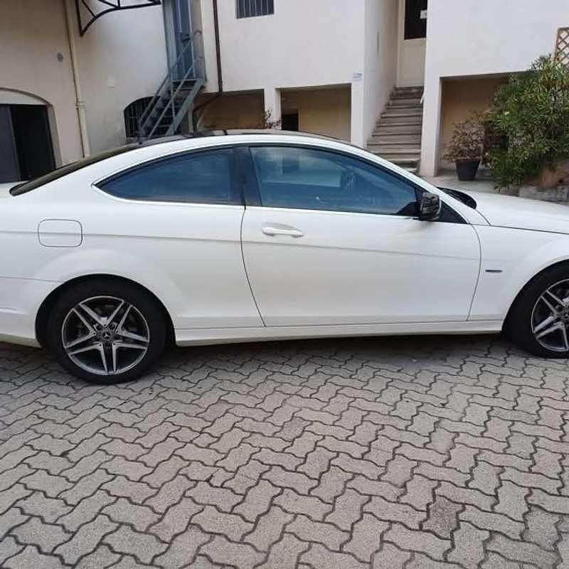 Usata Mercedes C220 Executive 177 CV (130 kW) 2012 Bianco Coupé