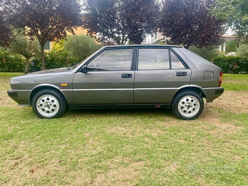 Usata Lancia Delta 1991 Grigio Utilitaria