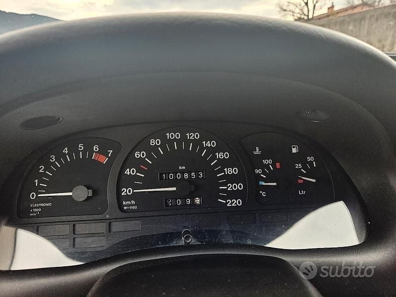 Usata Opel Astra 90 CV (66 kW) 1997 Verde Berlina