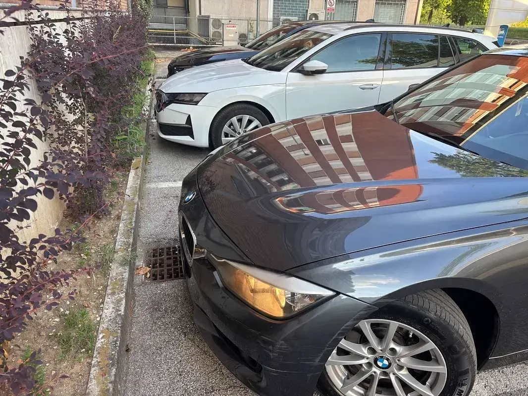 Usata BMW 318 Comfort Edition 143 CV (105 kW) 2015 Grigio Station wagon