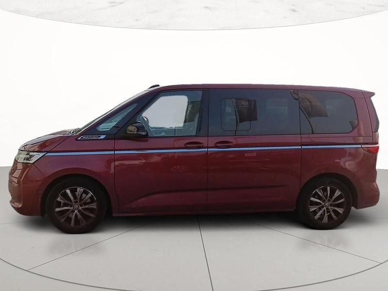 Begagnad VW Multivan Style 2023 Röd Minibuss