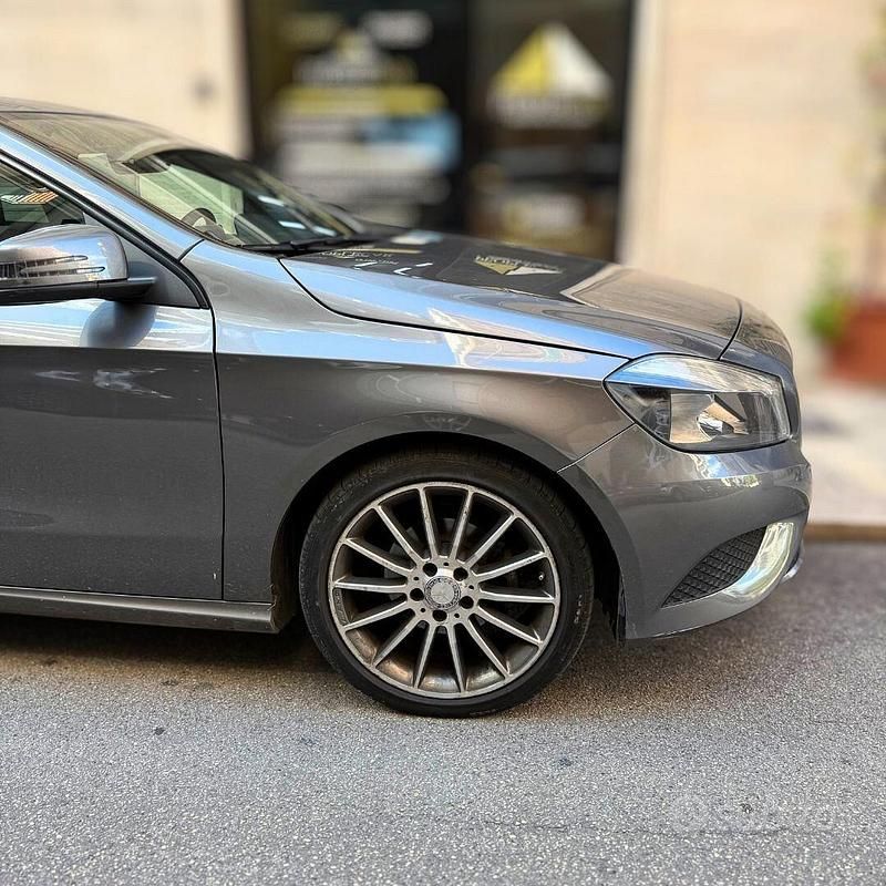 Usata Mercedes A180 Executive 109 CV (80 kW) 2015 Grigio Berlina