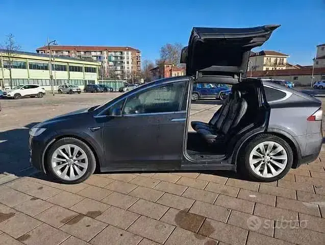 Usata Tesla Model X Long Range RWD 177 kW (241 CV) 2019 SUV