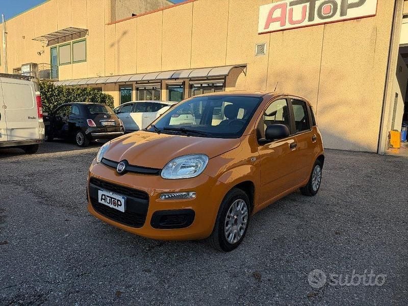 Usata Fiat Panda Easy 69 CV (50 kW) 2019 Arancione Berlina
