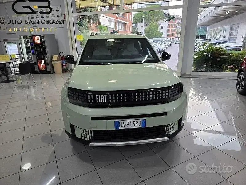Usata Fiat Grande Panda La Prima 110 CV (80 kW) 2025 Verde Utilitaria