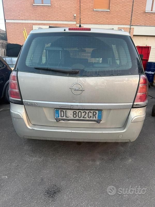 Usata Opel Zafira 97 CV (71 kW) 2007 Monovolume