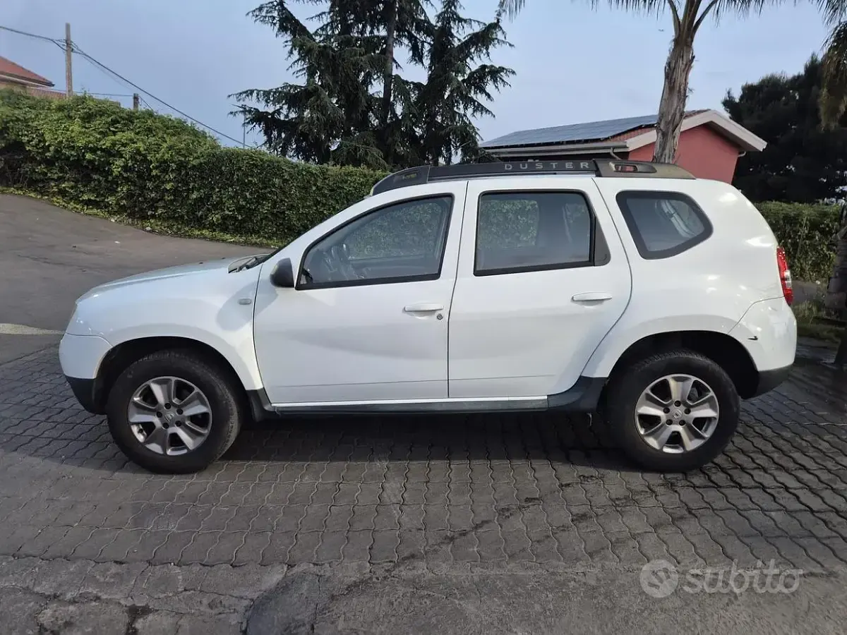 Usata Dacia Duster Ambiance 109 CV (80 kW) 2015 Bianco SUV