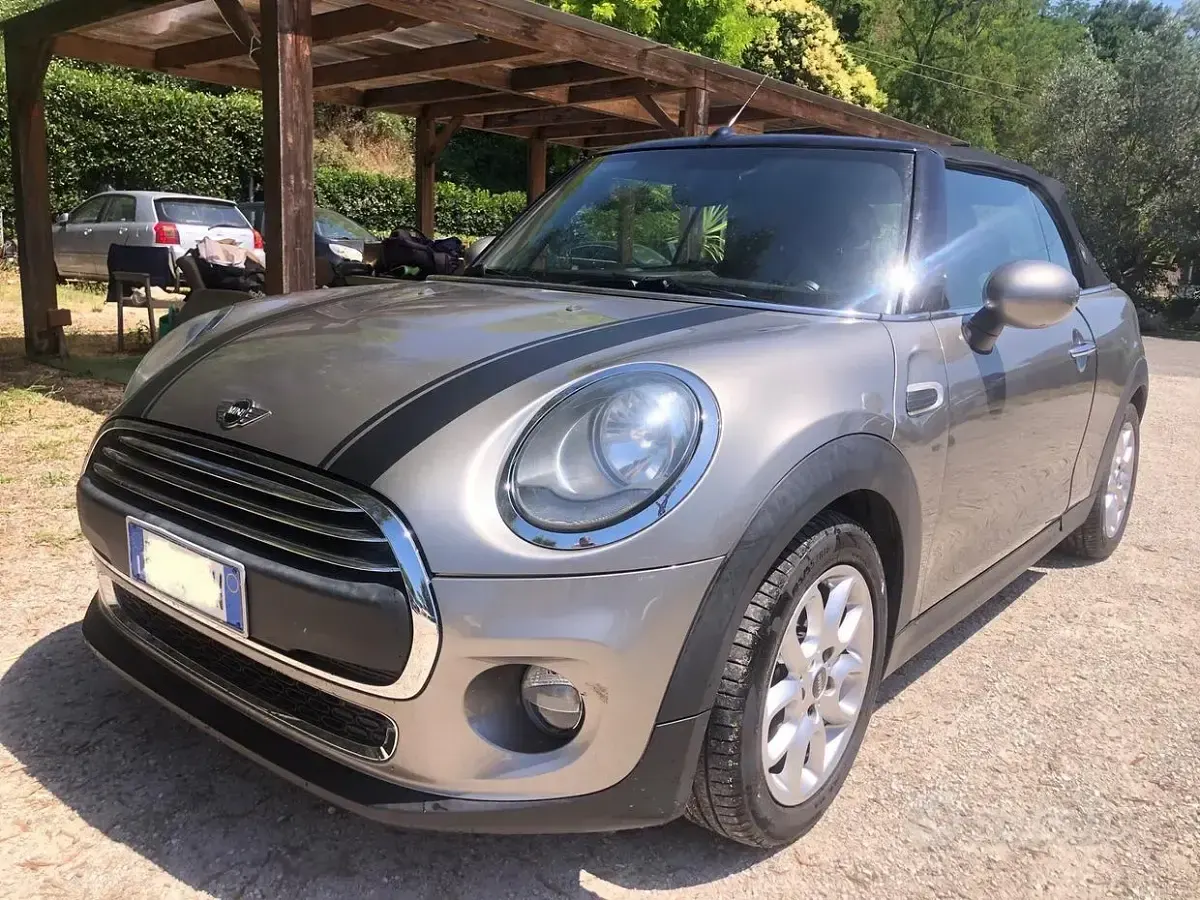 Usata Mini One Cabriolet Hype 102 CV (75 kW) 2016 Cabrio