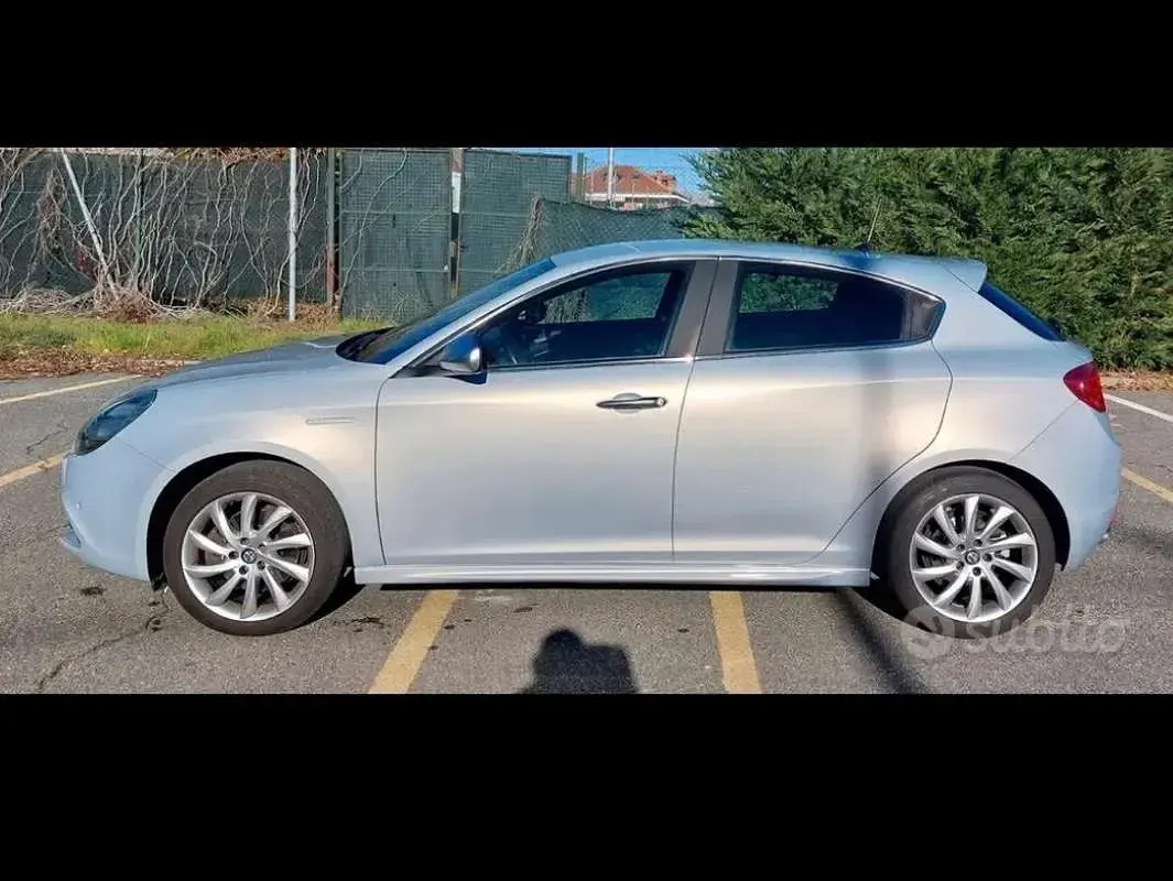 Usata Alfa Romeo Giulietta Super 150 CV (110 kW) 2016 Grigio Utilitaria