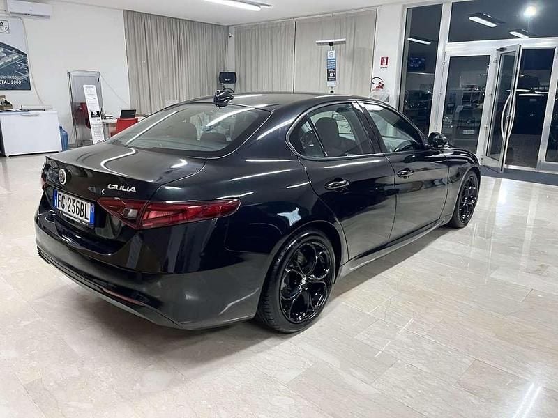 Usata Alfa Romeo Giulia 150 CV (110 kW) 2017 Nero Berlina