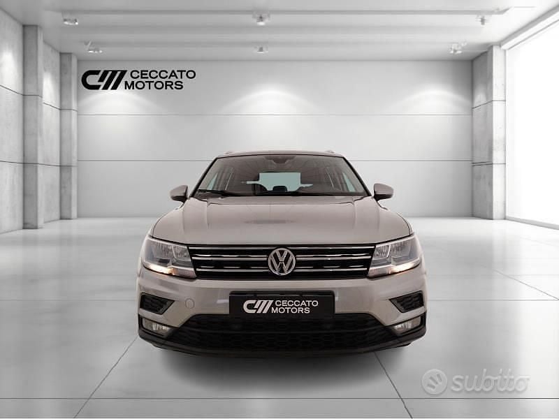 Usado VW Tiguan Business 116 CV (85 kW) 2018 Gris SUV
