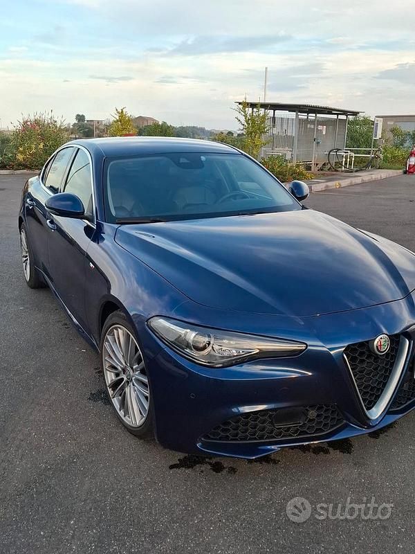 Blu Usata 2017 Alfa Romeo Giulia Tre volumi | 13.900 € (Ottimo prezzo) - Immagine 1/4
