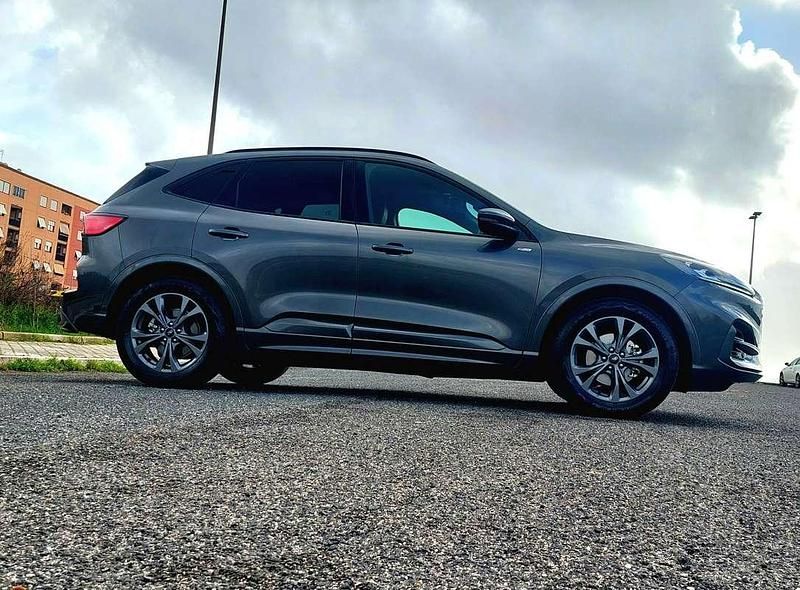 Usata Ford Kuga ST-Line X 152 CV (111 kW) 2023 SUV