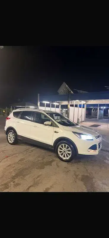 Usata Ford Kuga Titanium 120 CV (88 kW) 2015 Bianco SUV